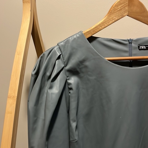 Zara Ruched Skirt Pleated Shoulders Long Sleeve Dress a323 - Picture 2 of 6